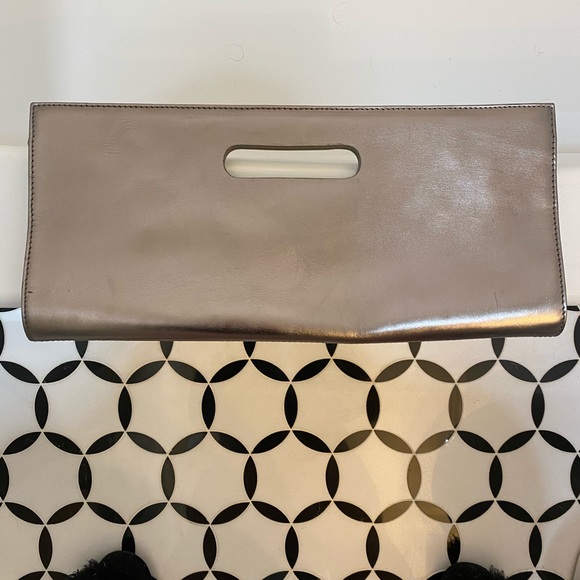 Charles David Silver Clutch - Picture 3 of 13